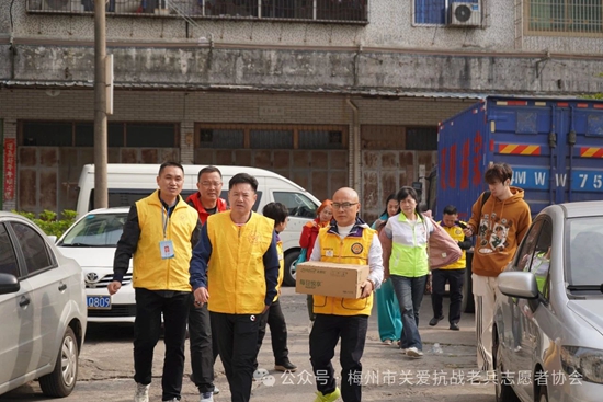 “冬日暖阳”情暖抗战老兵